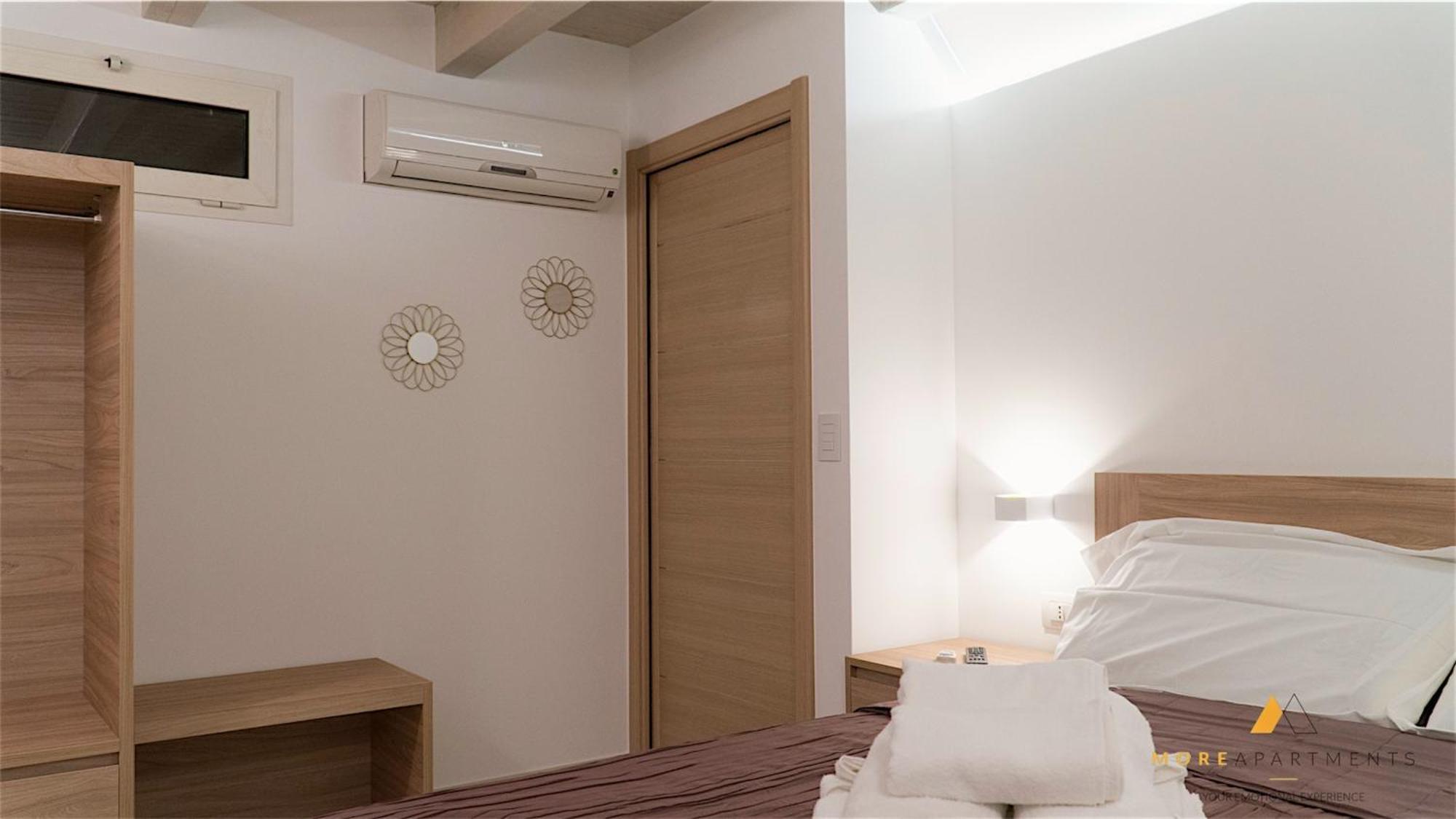 More Apartments Il Ferrarese Bari Luaran gambar