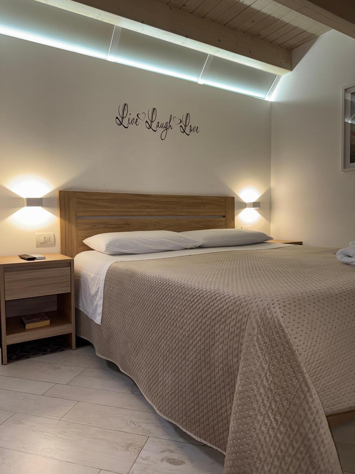 More Apartments Il Ferrarese Bari Luaran gambar